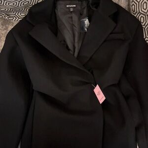 Elegant Black Trench Coat by [Brand]